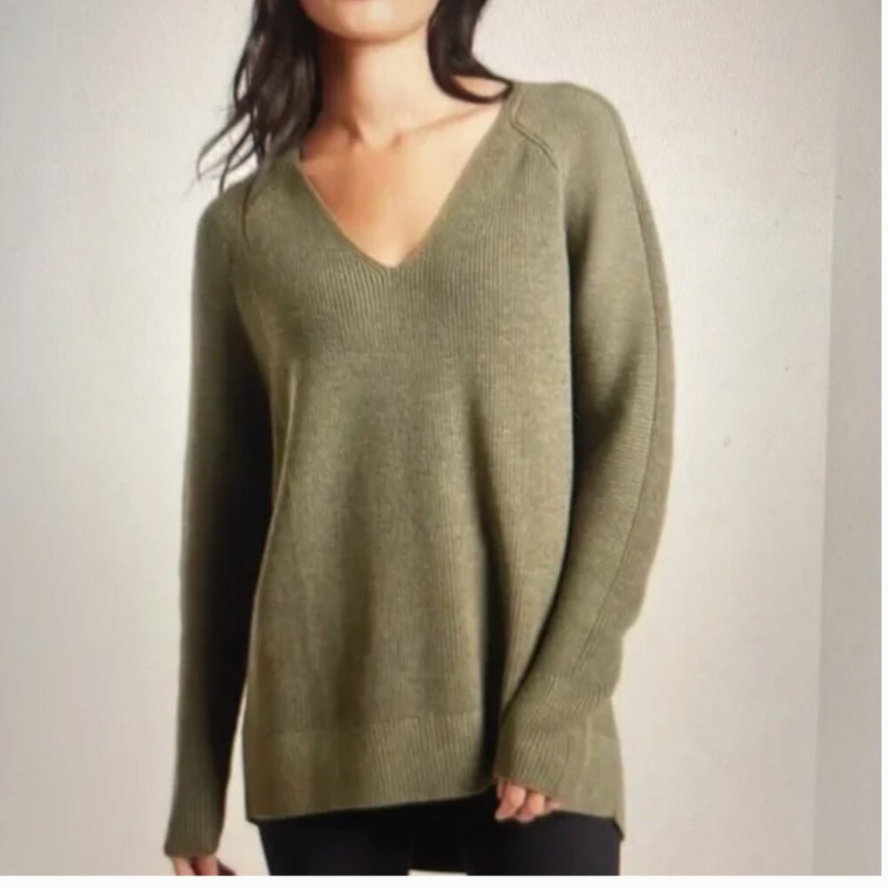 Athleta Hanover olive green Merino Wool Blend V neck sweater sz L